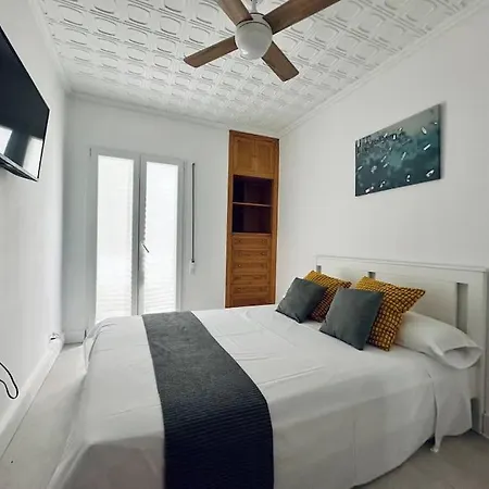 Three Bed Just 4 Min From Trendy Ruzafa Apartment *