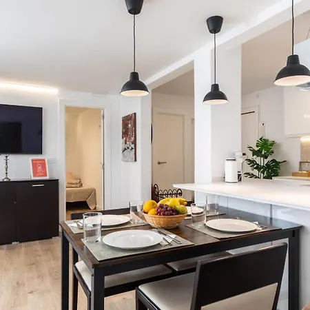 Urbannest Apartment