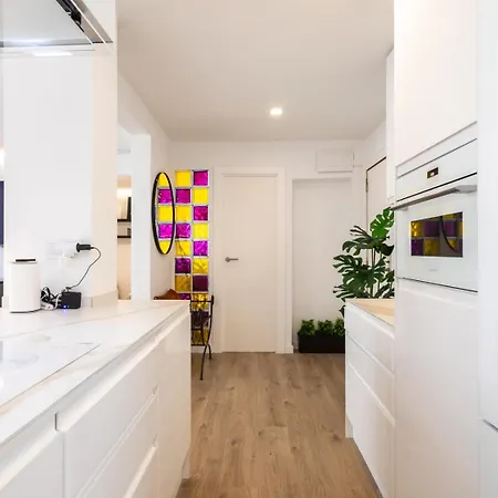Urbannest Apartment