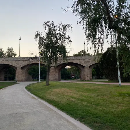 Turia Gardens - Authentic Downtown Parklife - Vlc Urban *