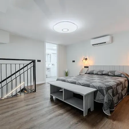 Apartment La Mediterranea - Housevanlive Valencia