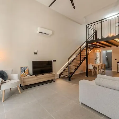 La Mediterranea - Housevanlive Apartment *