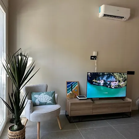 La Mediterranea - Housevanlive Apartment