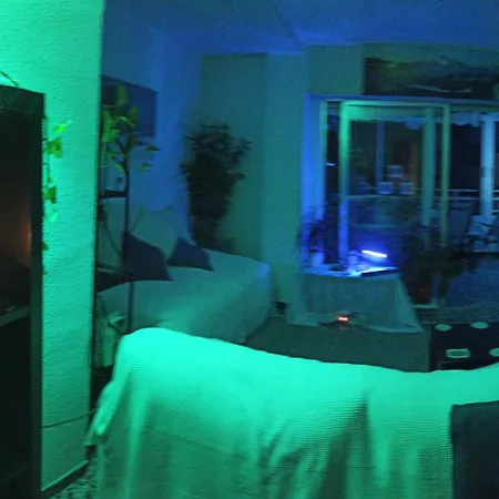 Homestay Blue Double Private At Front - En La Playa Piso Compartido