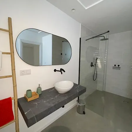 Junto Al Jardín Del Turia