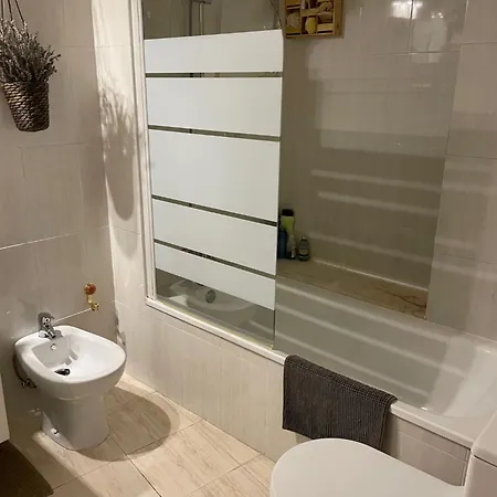 Apartmán Bonita, Tranquila, Centrica Y Acogedora Habitacion, Solo Chicas, En Vivienda Compartida Con Anfitrion *