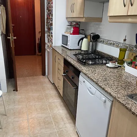アパート Bonita, Tranquila, Centrica Y Acogedora Habitacion, Solo Chicas, En Vivienda Compartida Con Anfitrion バレンシア