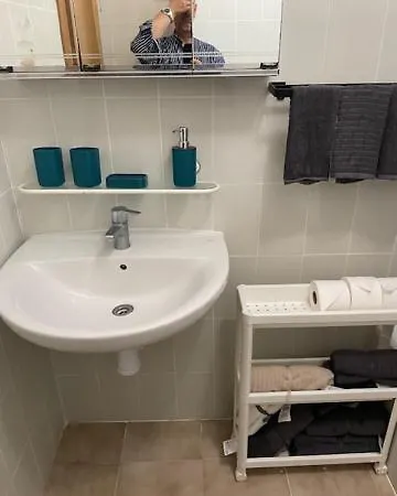 Matrimonio En Vivienda Compartir Recien Reformada Apartman