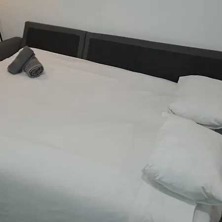 Artes Y Ciencias D With Fast Wifi And Terrace Apartment *