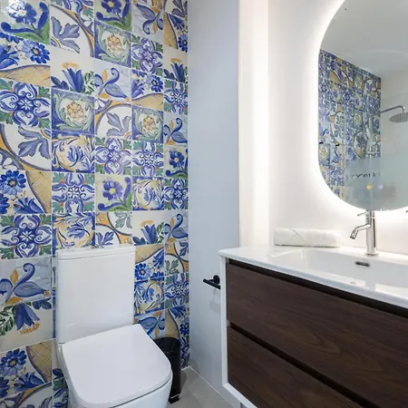 Florit Flats - Traditional Valencia Ceramic Apartments, Bicycles For You!