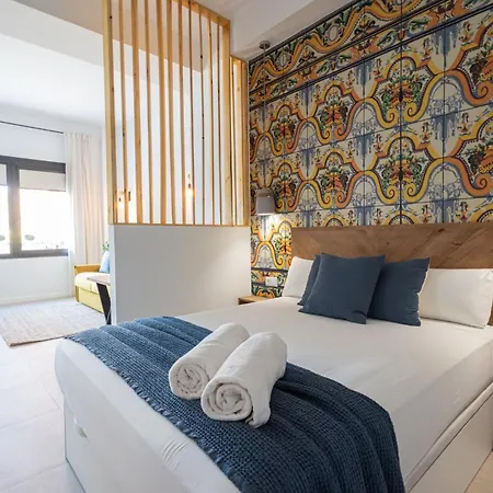 Florit Flats - Traditional Valencia Ceramic Apartments, Bicycles For You!