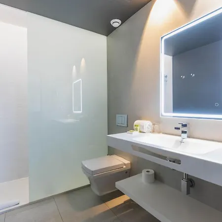 Myr Plaza Mercado & Hotel 4*