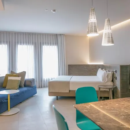 Szálloda Myr Plaza Mercado & 4*