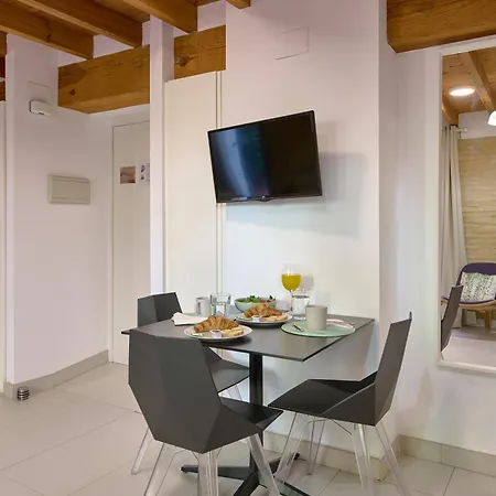 Elegante En Plaza Del Carmen F2 *