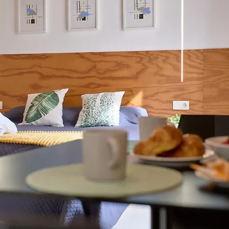 Apartamento Soleado En Plaza Del Carmen Valência