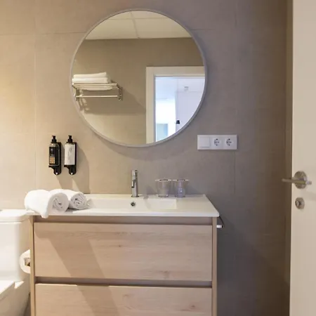 Ξενοδοχείο με διαμερίσματα Dorm4you Arena Standar Junior