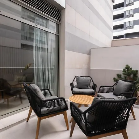 Dorm4you Arena Terraza 04 Apart Otel Valensiya