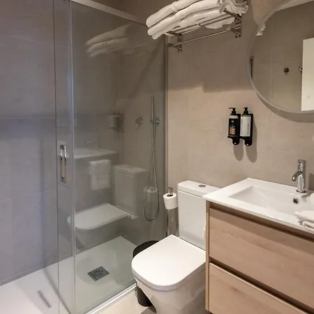 Dorm4you Arena Family 13 4* Valência