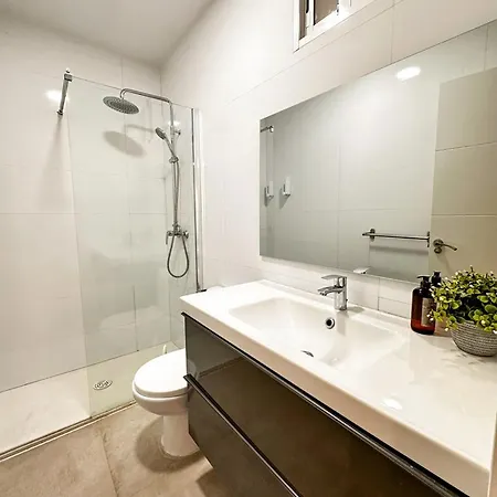 Loft Con Wifi Lavadora Secadora Cama Agradable Muy Proximo