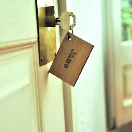 Propia Bed and Breakfast 2*