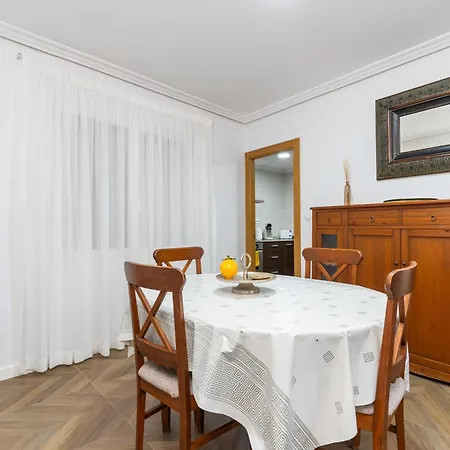 2Bdrm+2Wc Balmes Flat Central Market By Invalencia