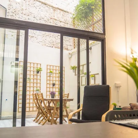 Aiora Apartment *
