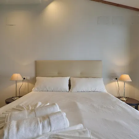 Santa Monica Apartment *