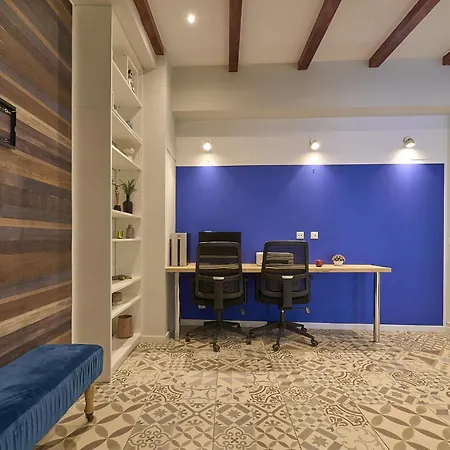 Santa Monica Apartment *