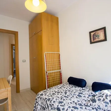Apartment Family Near Center *
