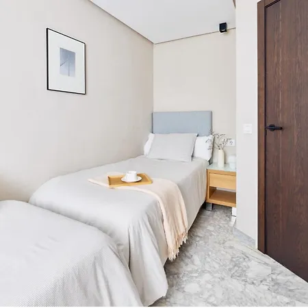 Citizentral Gascons شقة *