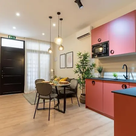 Moderno En Apartment