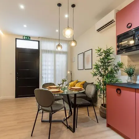 Moderno En Apartment