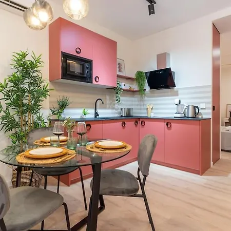 Sanchez Y Laserna Moderno En Apartment *