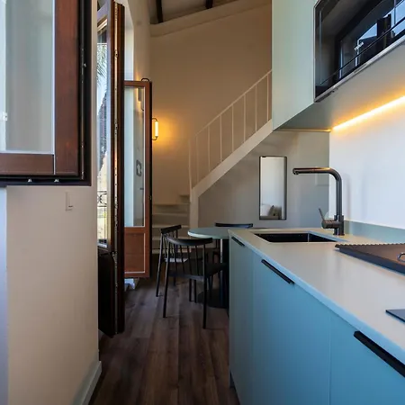 Vlc Host - Reina 168 Hotel Valence