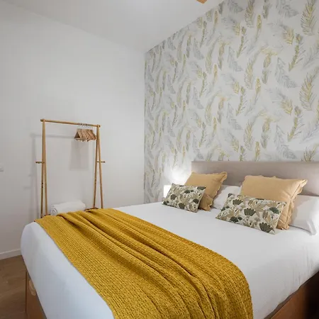 Florit Flats - The Maritim Metro Station Apartment *