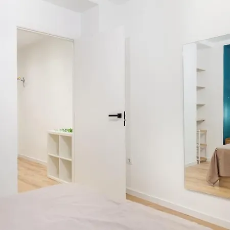 Apartment Acogedor Frente A Plaza Del Cedro Valencia