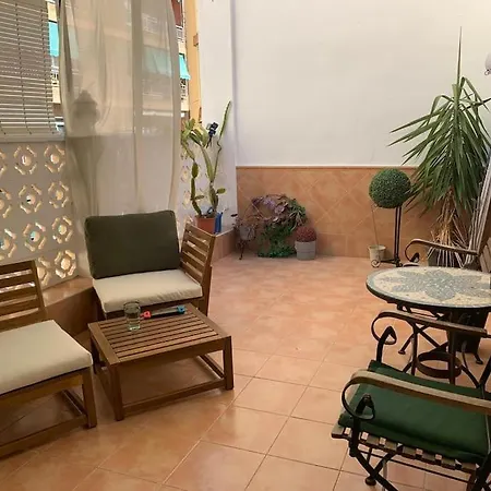 Location Center Has An Independent Courtyard Apartment