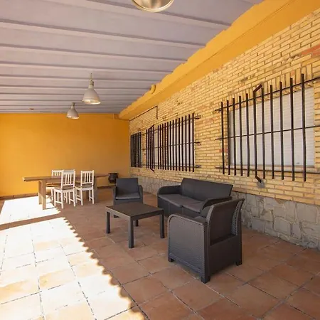 Con Piscina Y Barbacoa 13 Personas Cerca Del Metro Villa Valencia