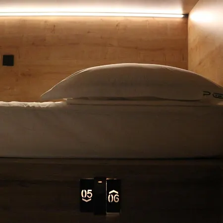 The Pod Village 호스텔