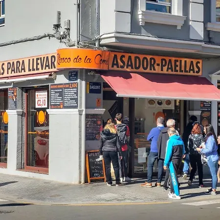 Charming In The Center アパート