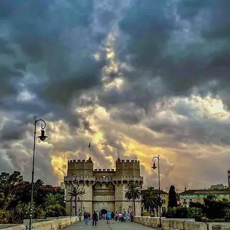 Charming In The Center アパート