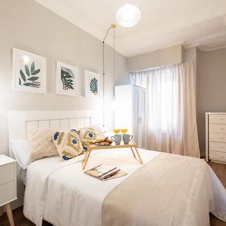 Near The Plaza De Toros 아파트 *