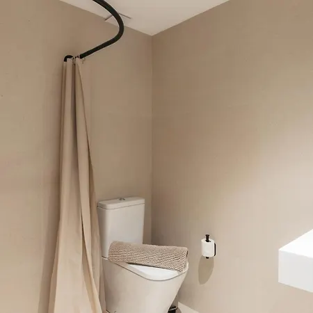 Lovely Exclusivity In Center *