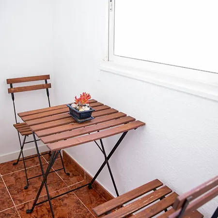 Amplio & Renovado 5 2 Banos Y Balcon * Valencia