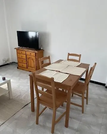 Alloggio in famiglia Matrimonio En Vivienda Compartir Recien Reformada *