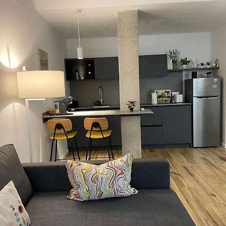 Junto Al Jardín Del Turia