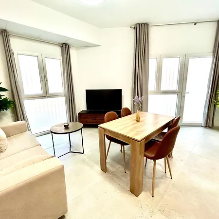 Apartamento Strategic - Unlock Valencia's Best Kept Secret *