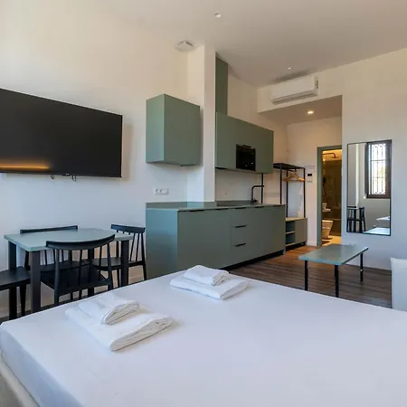 Vlc Host - Reina 168 Hotel *