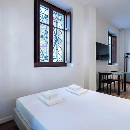 Hotel Vlc Host - Reina 168