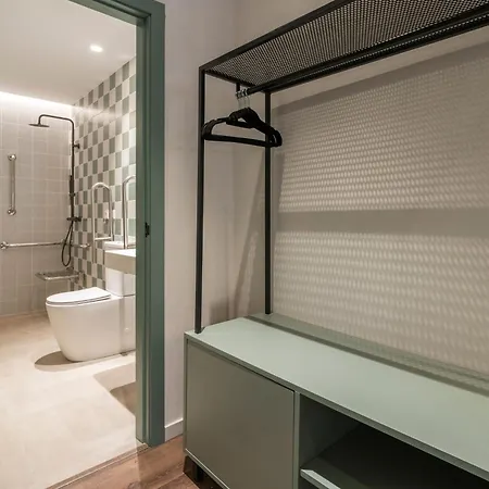 Vlc Host - Reina 168 Hotel